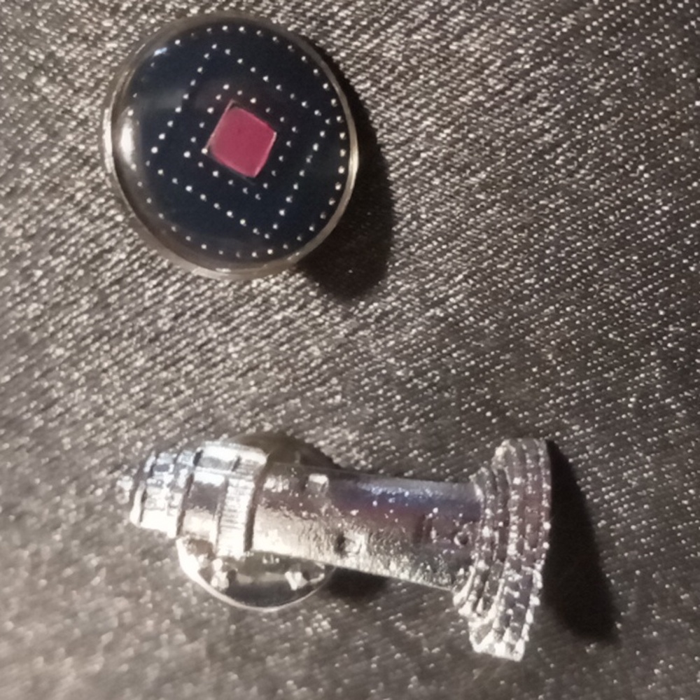 Mens Avon Silver Lighthouse and Black & Red Button Tie Pin.